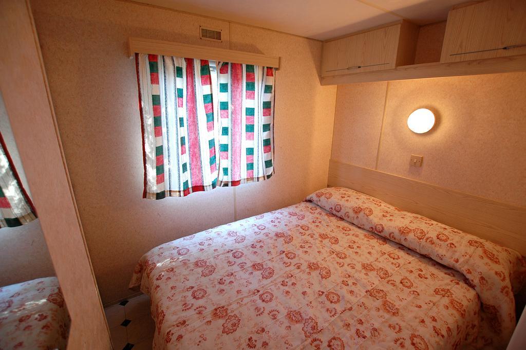 Camping Europa 2 Hotel Capoliveri  Kamer foto