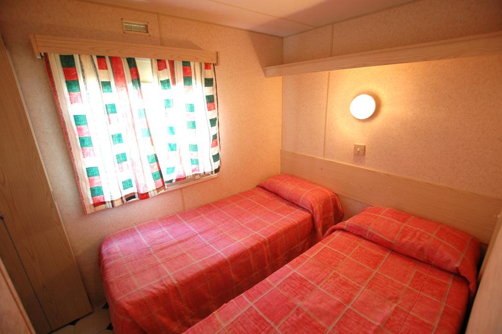 Camping Europa 2 Hotel Capoliveri  Kamer foto