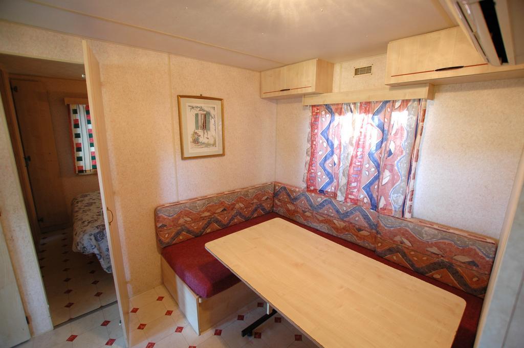 Camping Europa 2 Hotel Capoliveri  Buitenkant foto