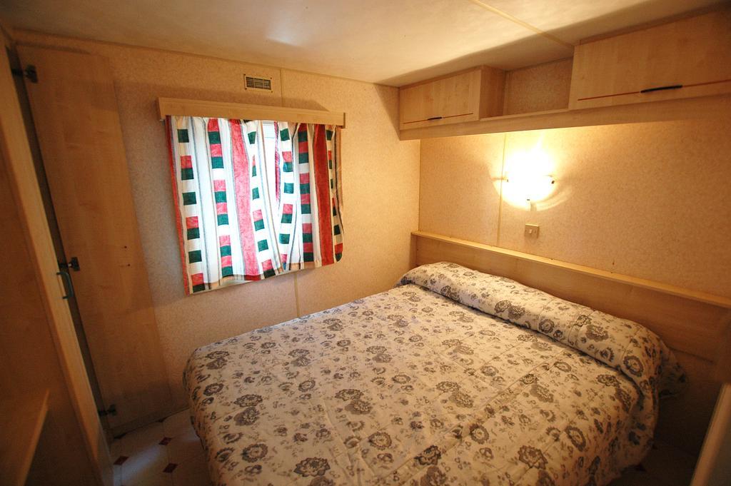 Camping Europa 2 Hotel Capoliveri  Kamer foto